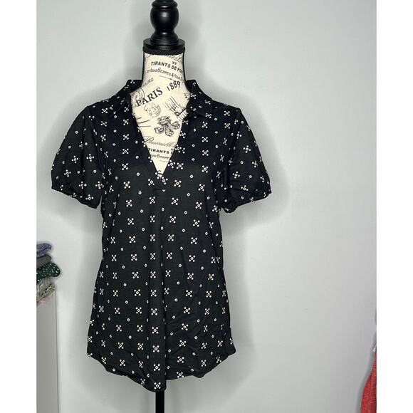 Bobeau MEDIUM Elastic Short Sleeve Piqué Patterned Collared Split Neck Top - Picture 8 of 8